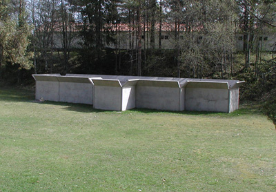 Miroslaw Balka, Concrete and leaves, 1996 Miroslaw Balka, Concrete and leaves, 1996